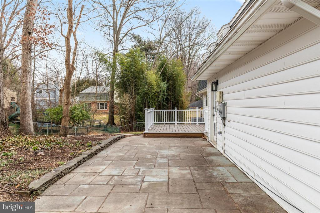 1002 KERGE COURT SE