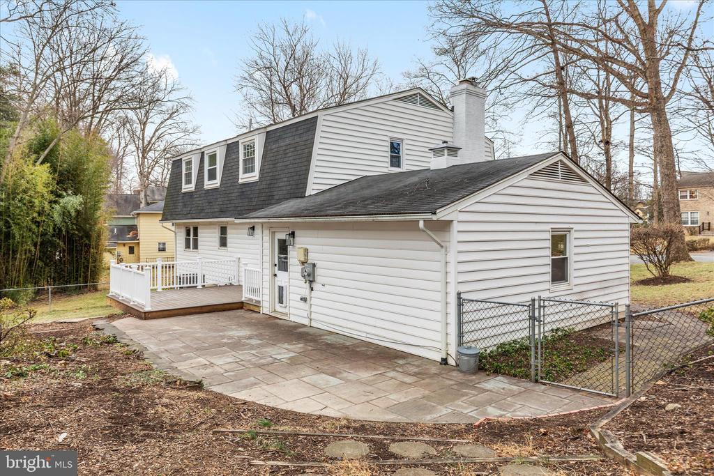 1002 KERGE COURT SE