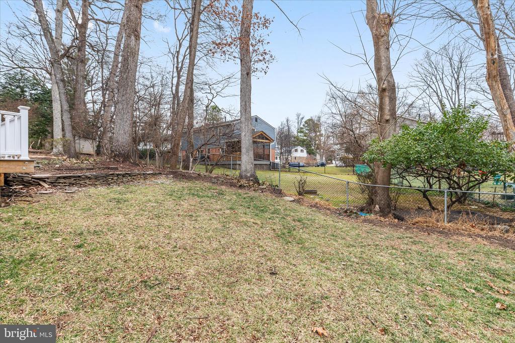 1002 KERGE COURT SE