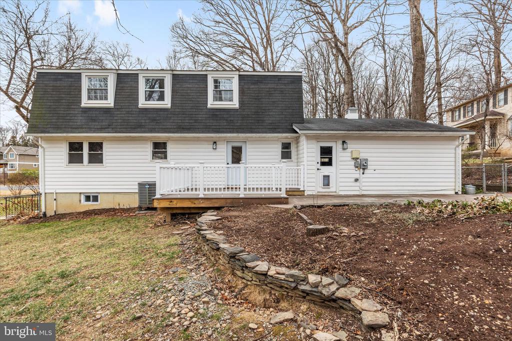 1002 KERGE COURT SE