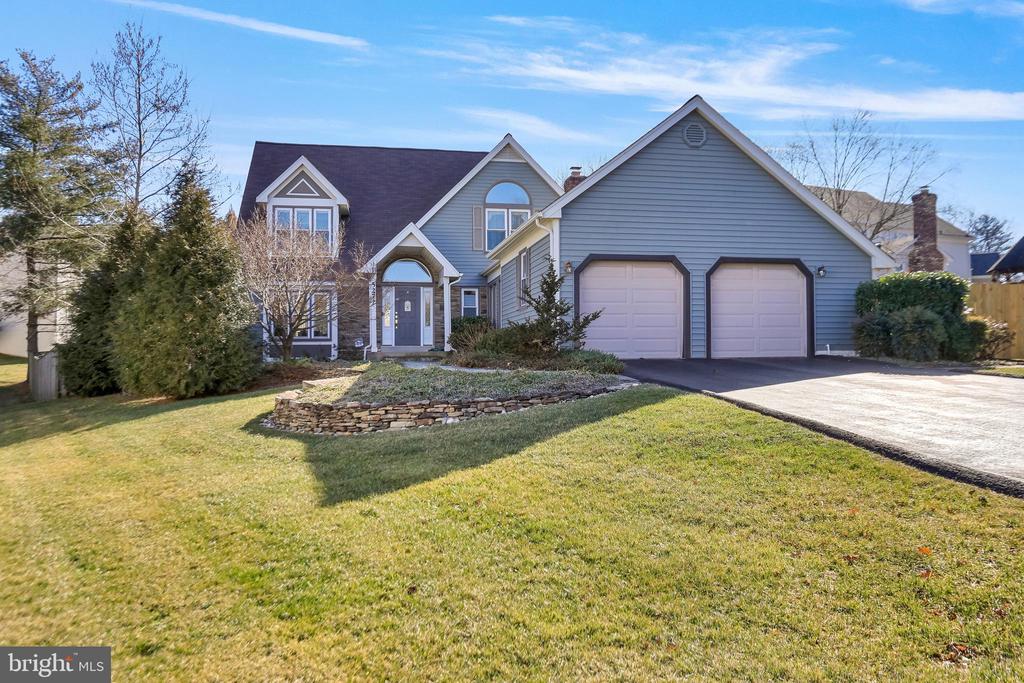 5272 ELLICOTT DRIVE