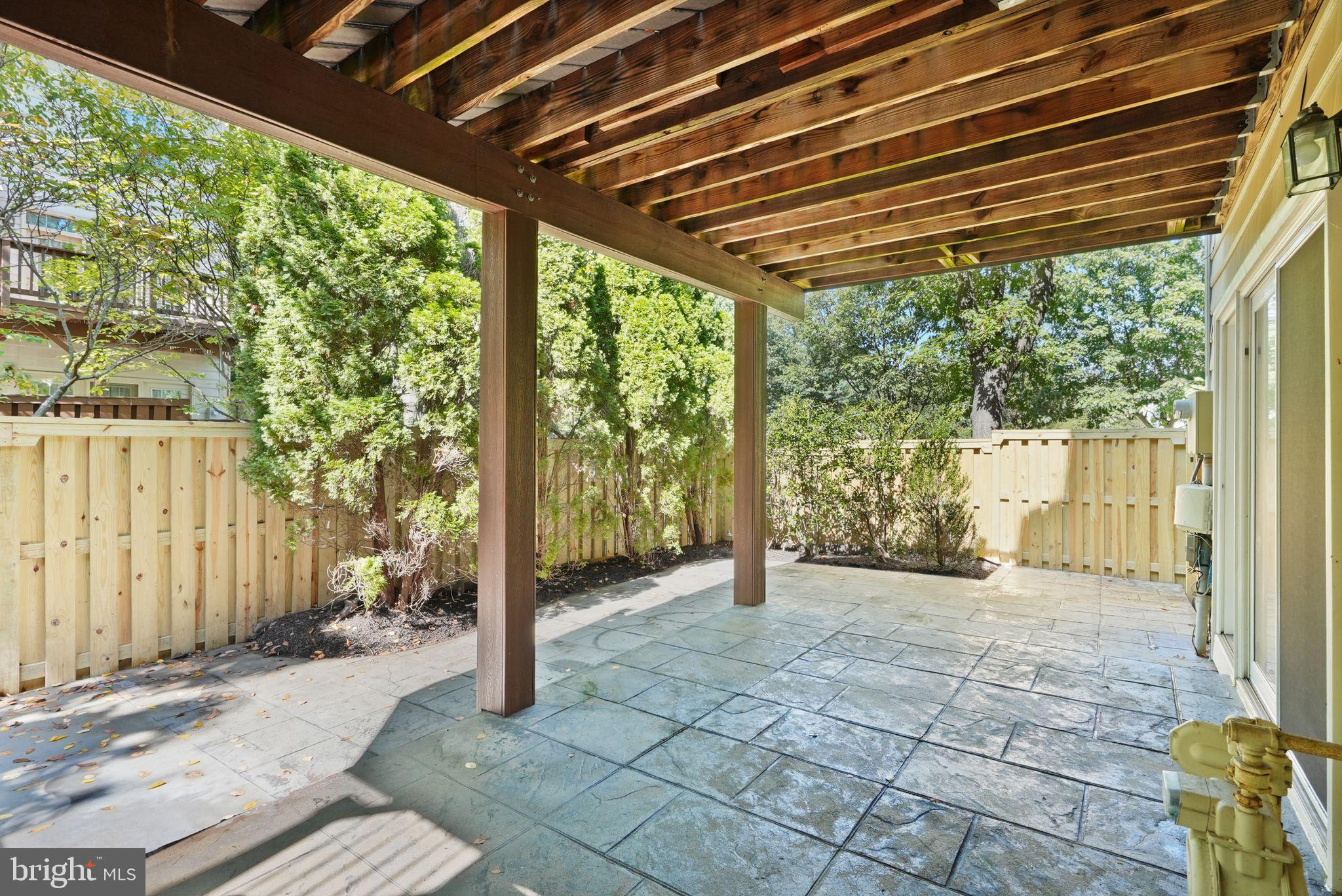 1800 BRENTRIDGE STREET