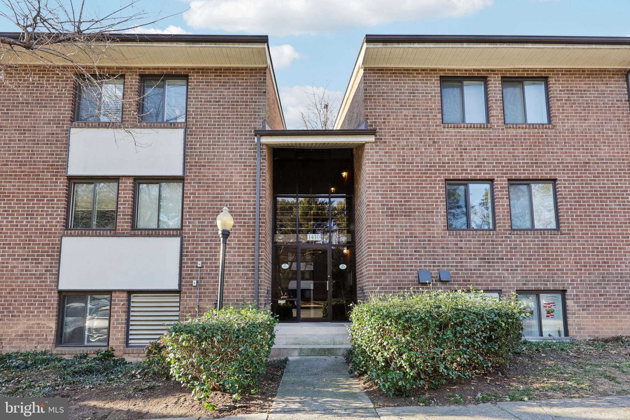 1410 NORTHGATE SQUARE 10/1A