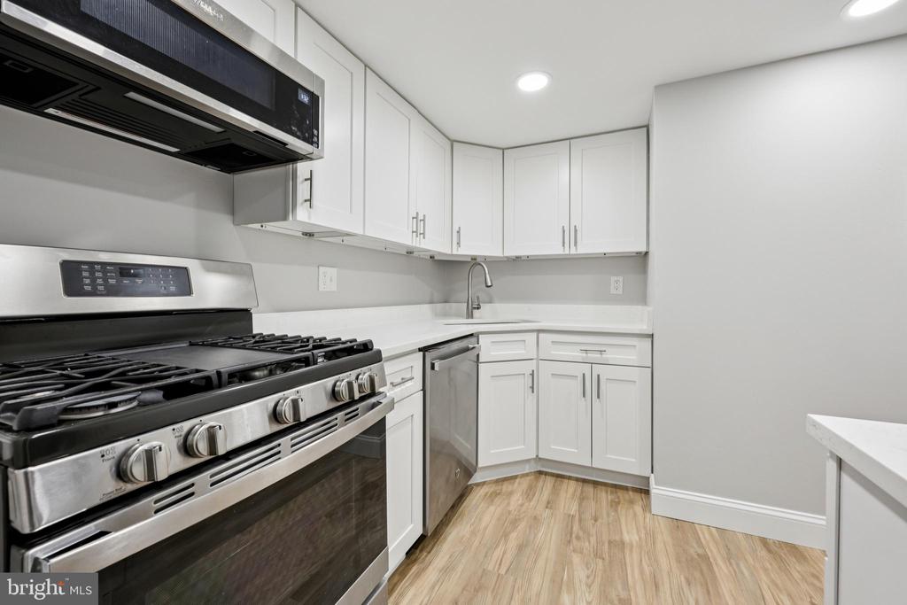 1410 NORTHGATE SQUARE 10/1A