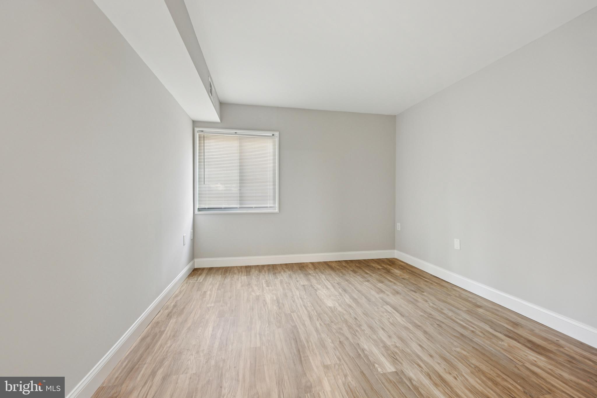 1410 NORTHGATE SQUARE 10/1A