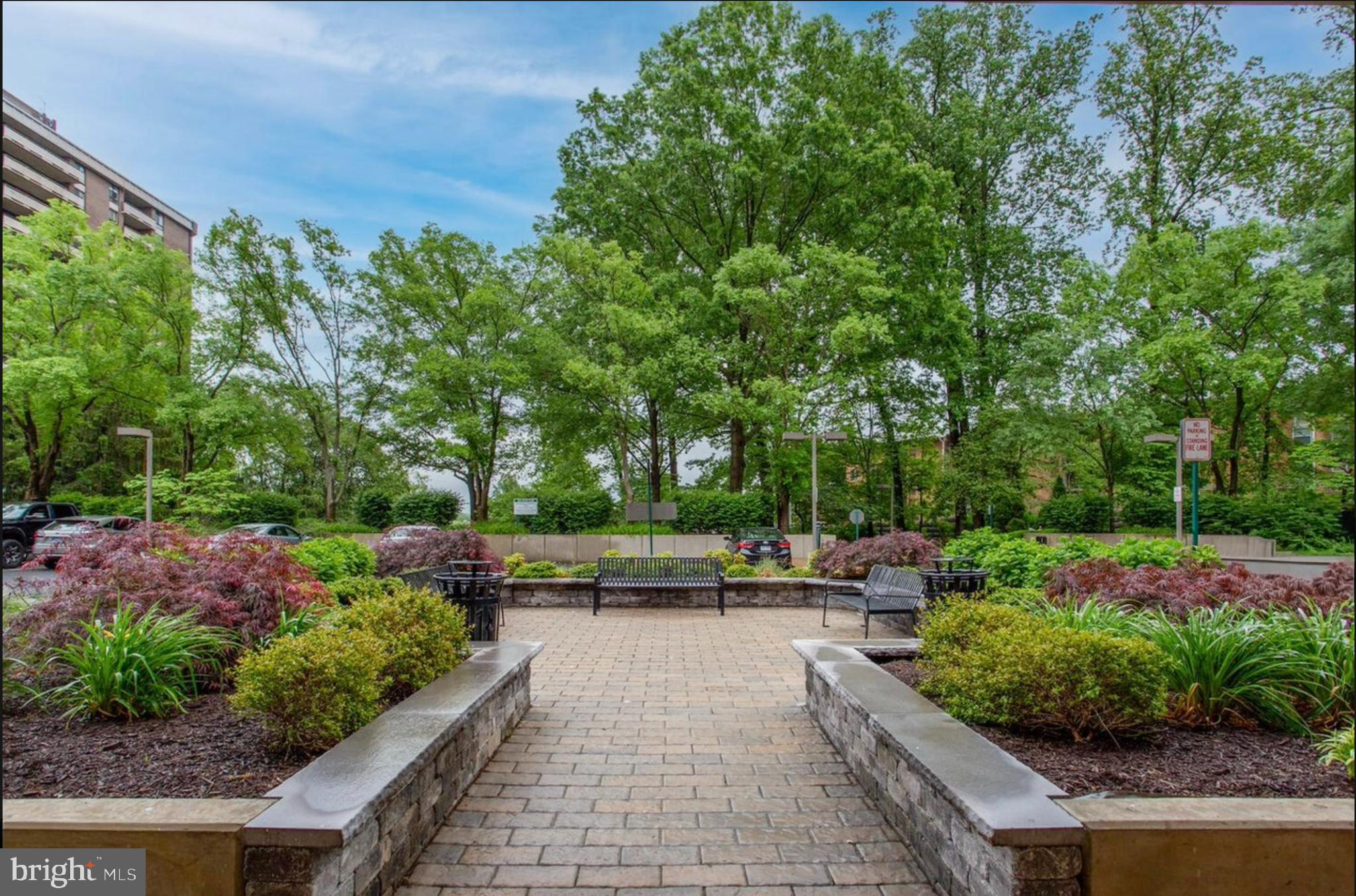 1808 OLD MEADOW ROAD 507