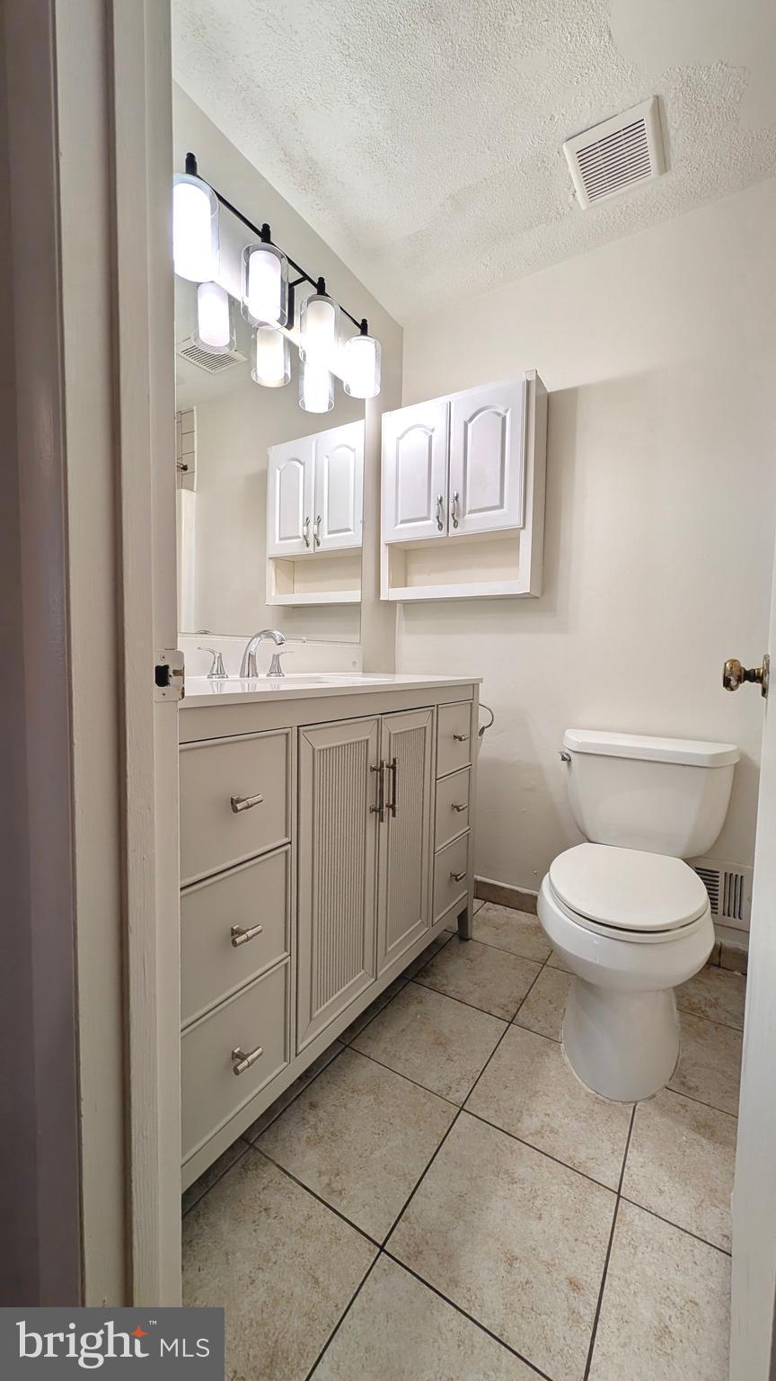 7051 LEEWOOD FOREST DRIVE