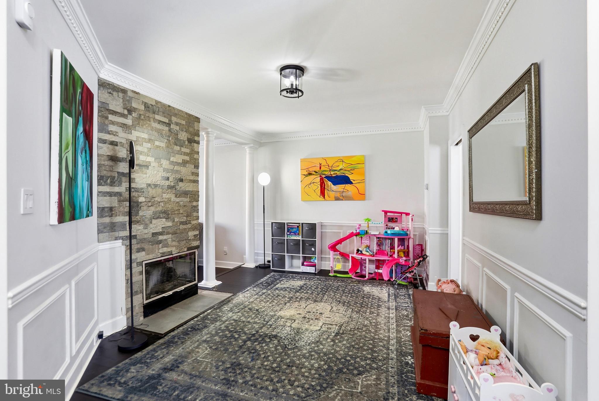 8176 MADRILLON COURT