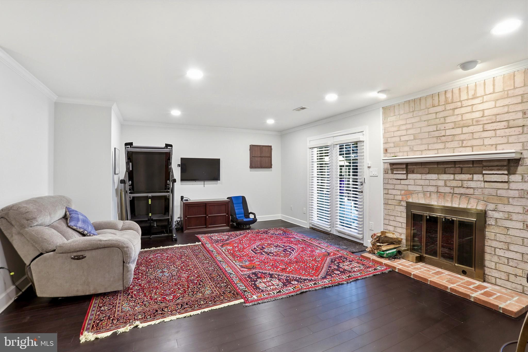 8176 MADRILLON COURT