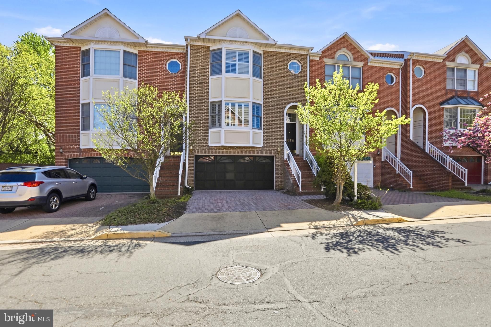 8176 MADRILLON COURT