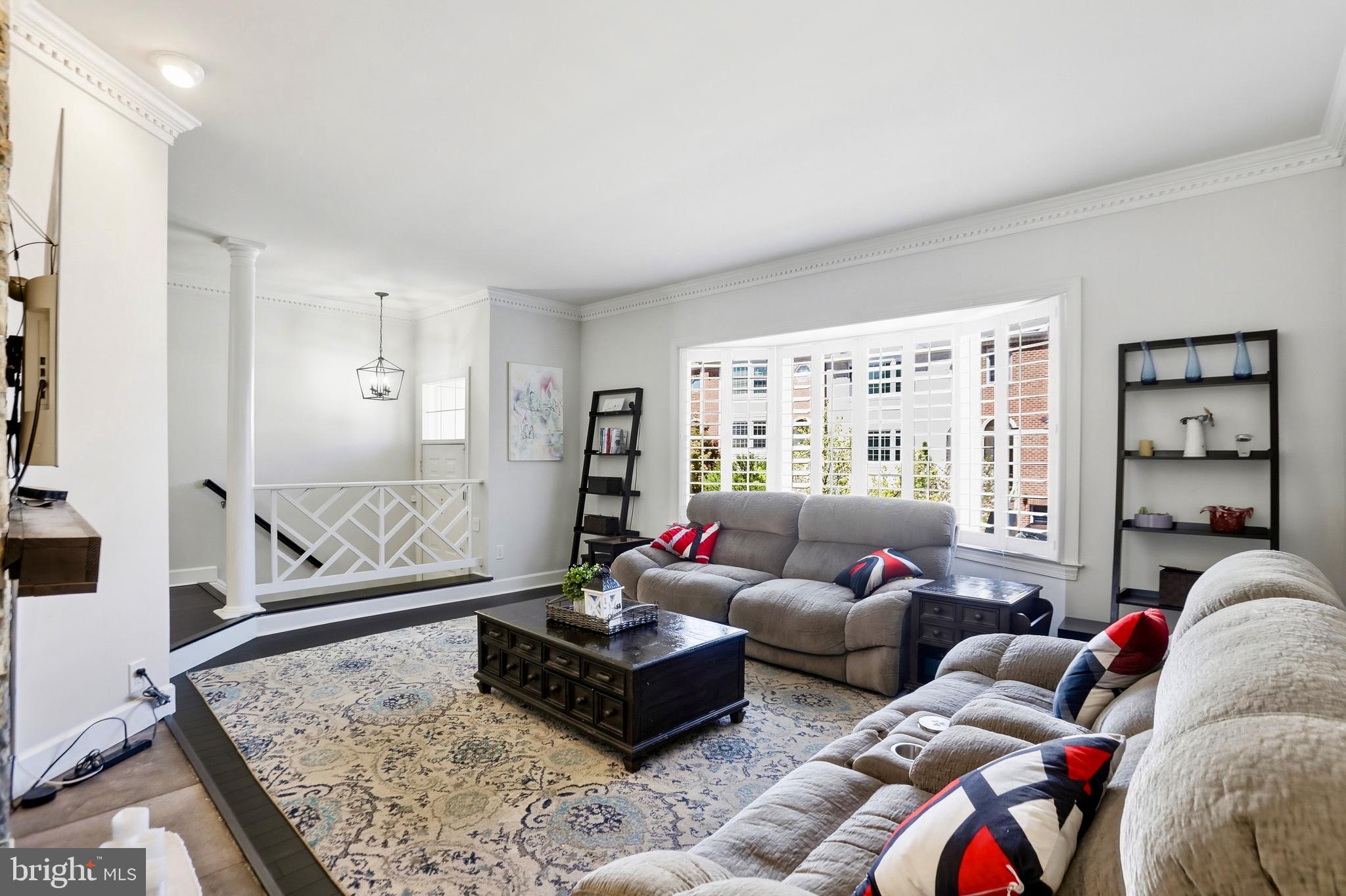 8176 MADRILLON COURT