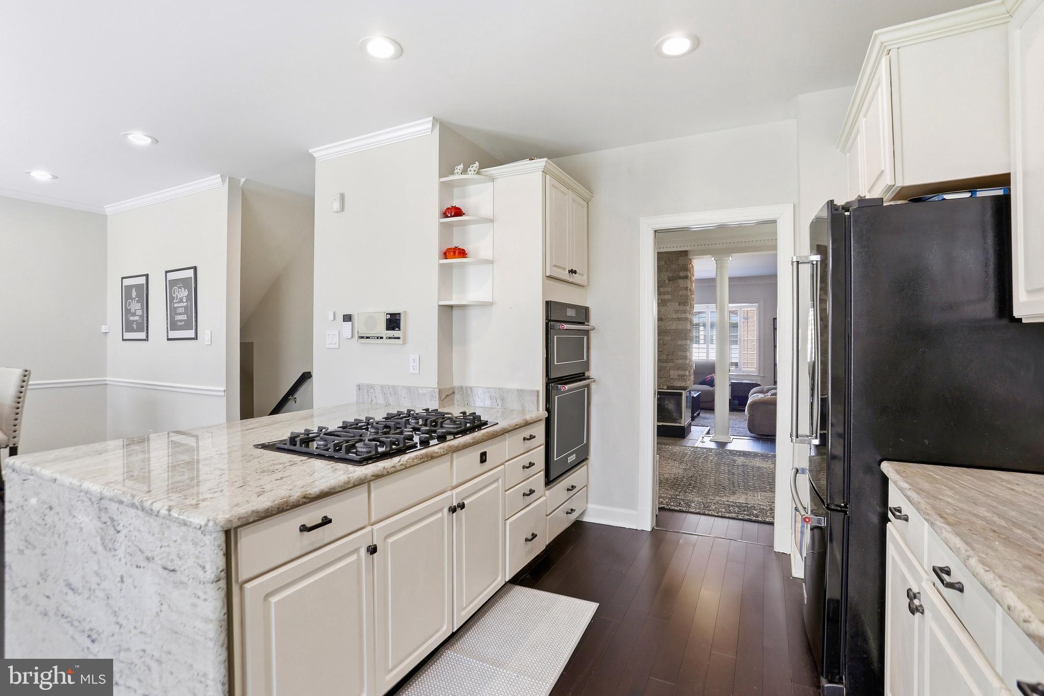 8176 MADRILLON COURT