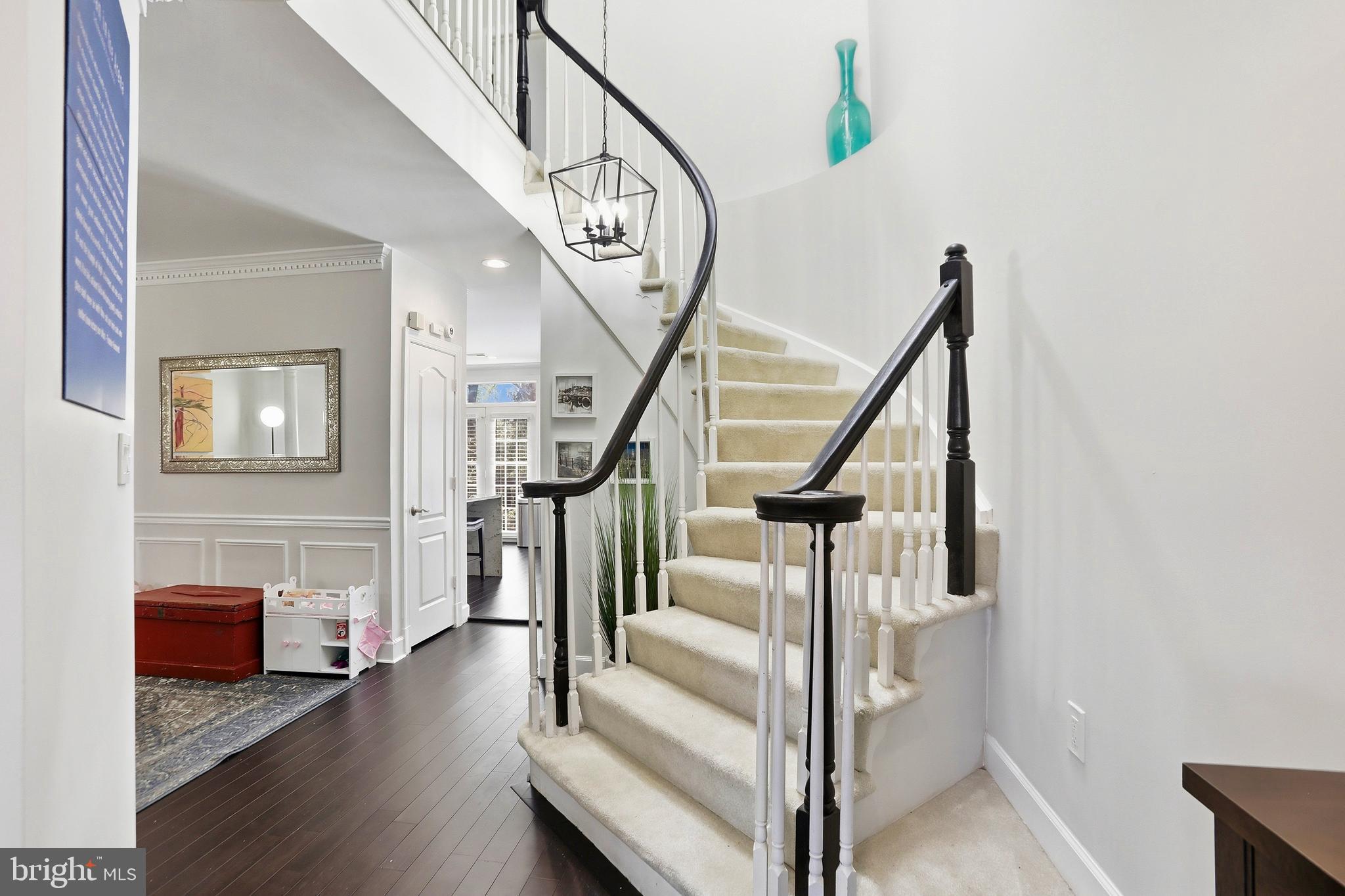 8176 MADRILLON COURT