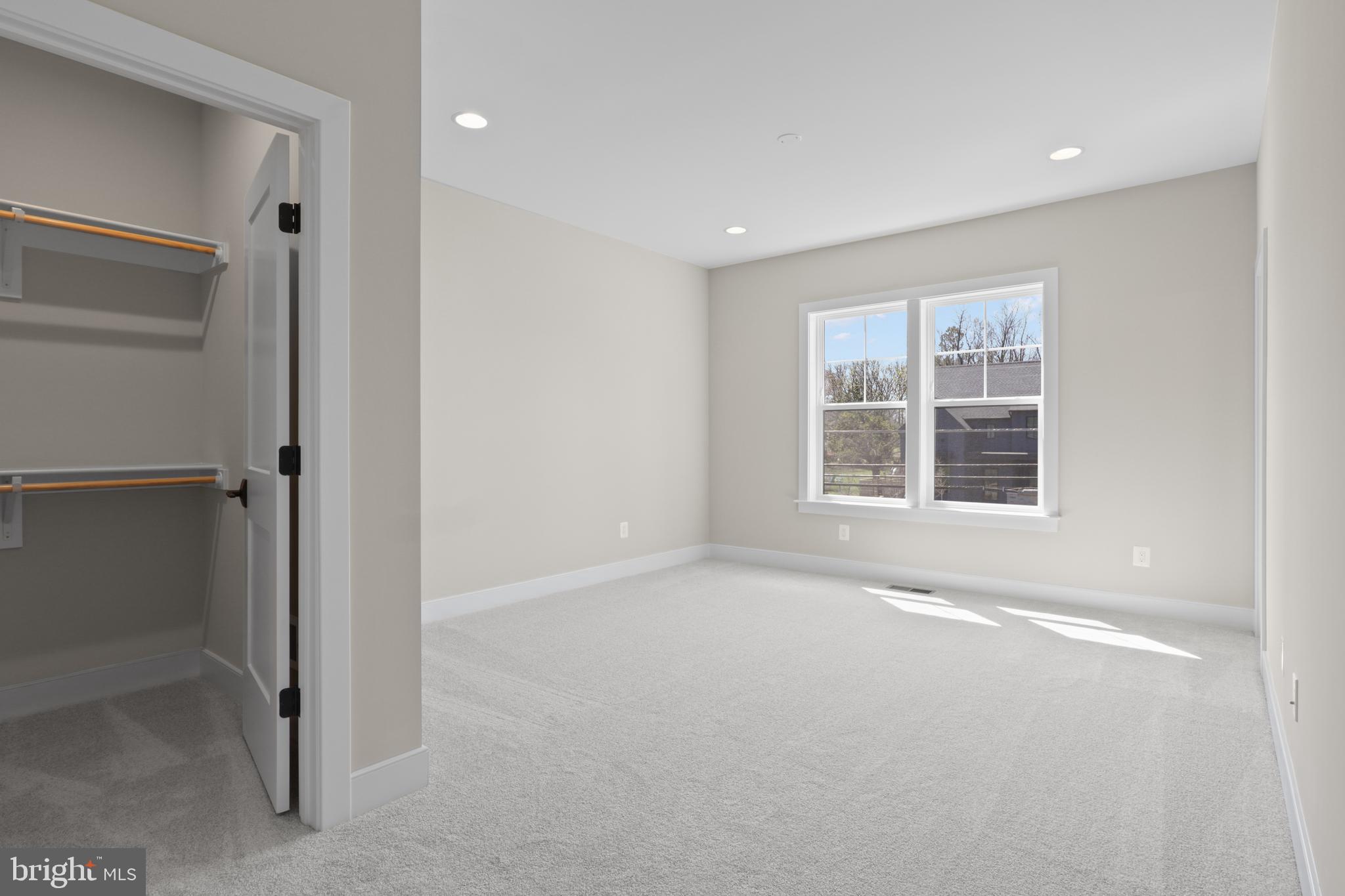 404 WINDOVER COURT NW