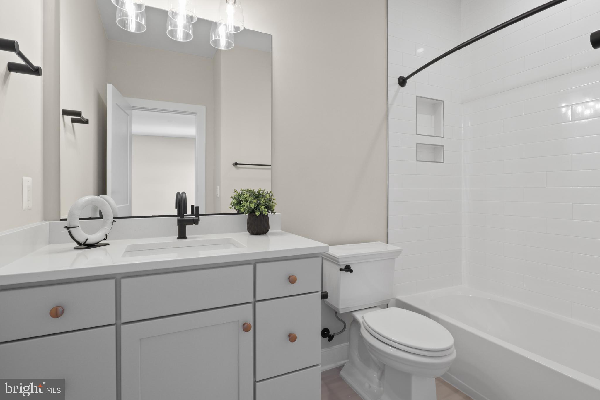 404 WINDOVER COURT NW