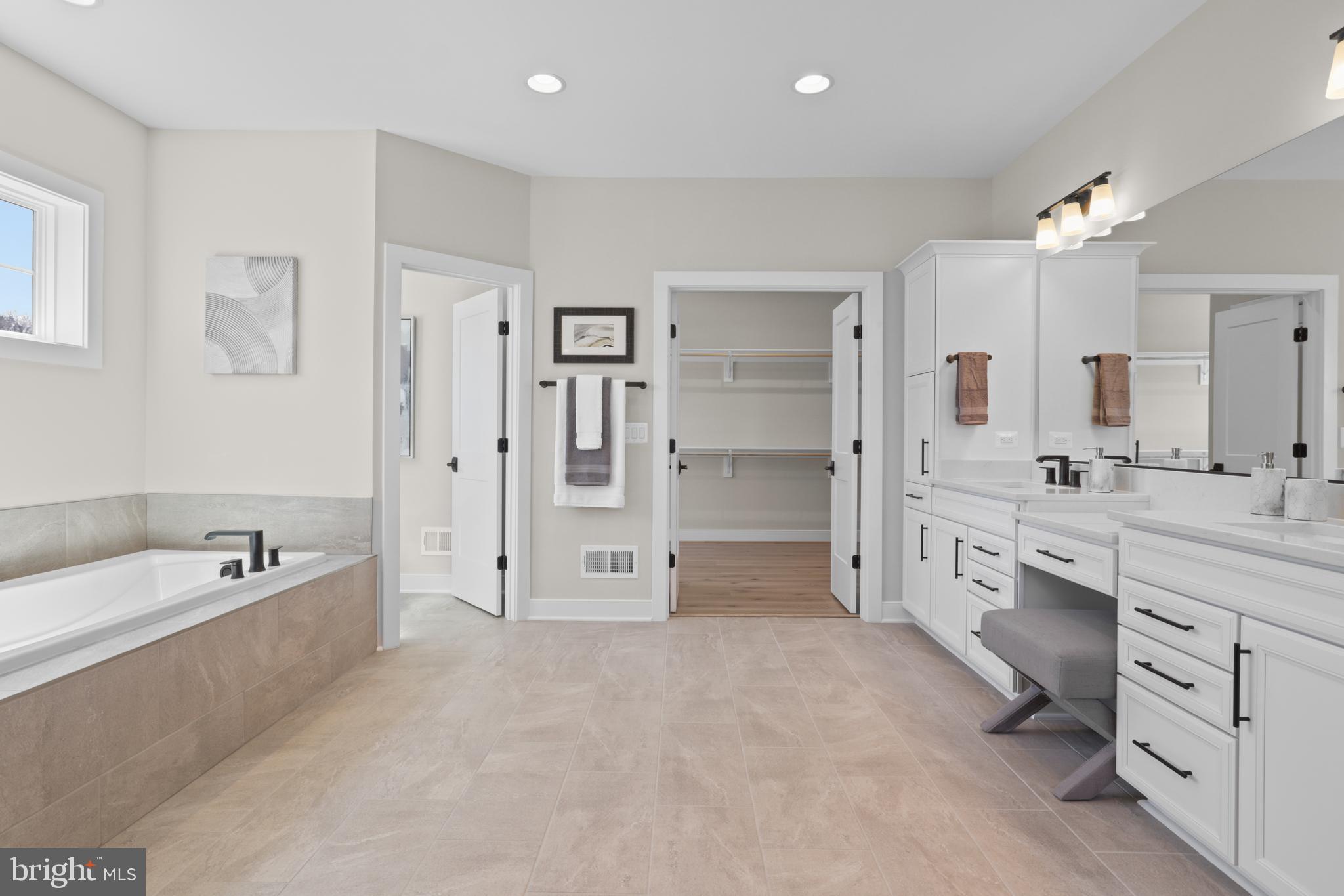 404 WINDOVER COURT NW