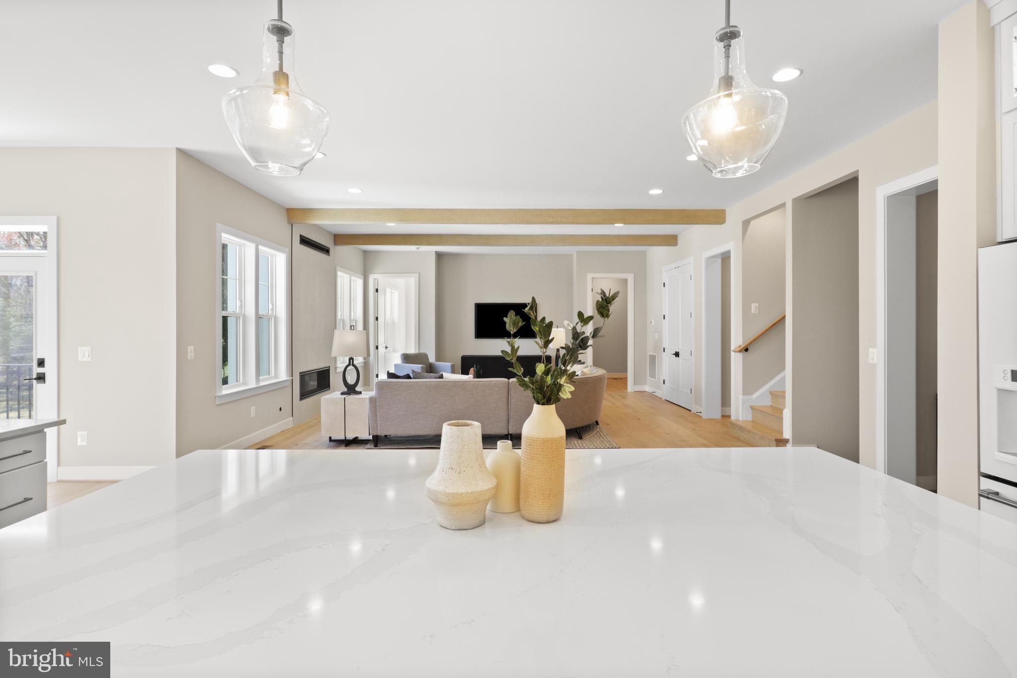 404 WINDOVER COURT NW