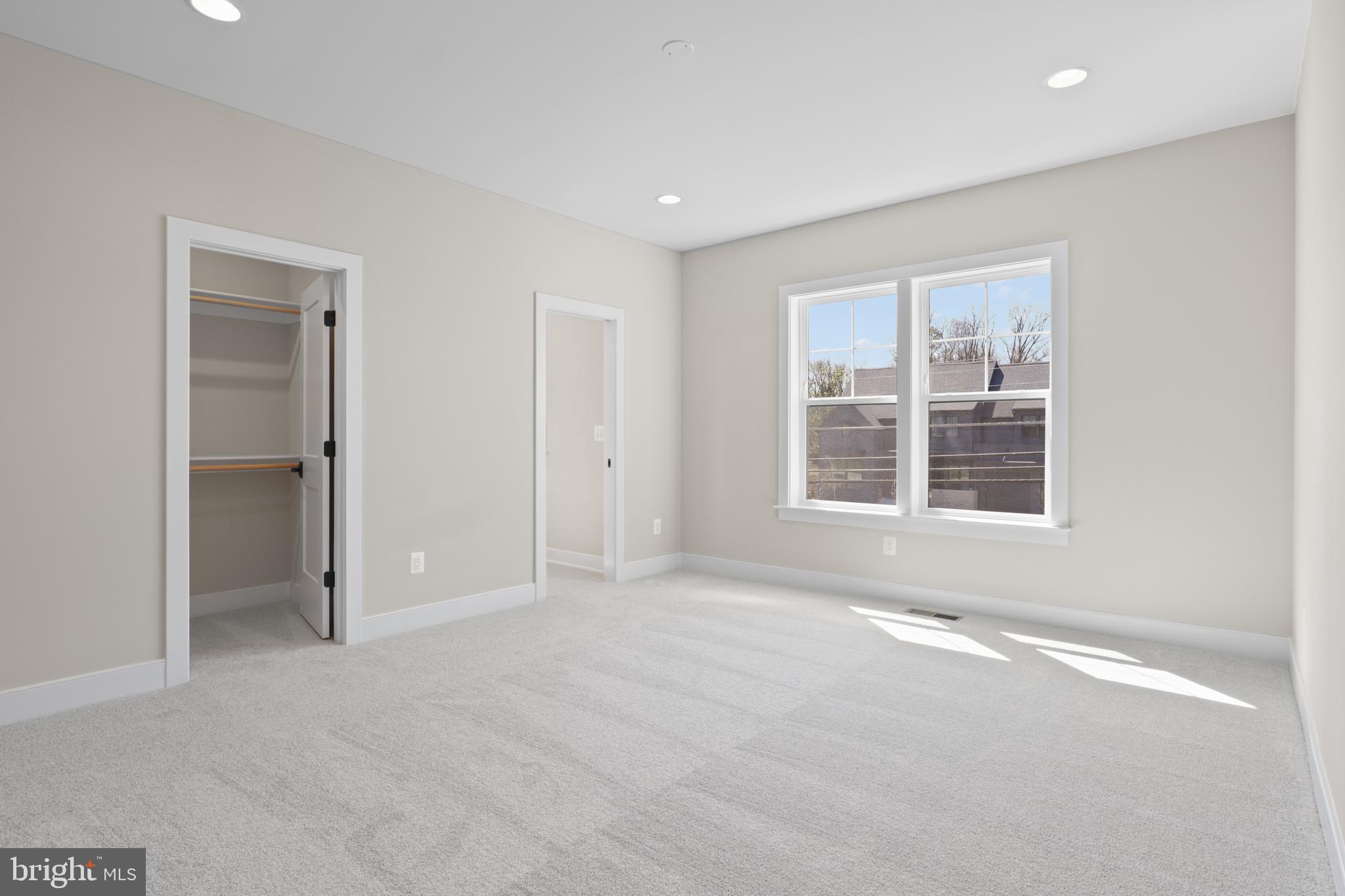 404 WINDOVER COURT NW