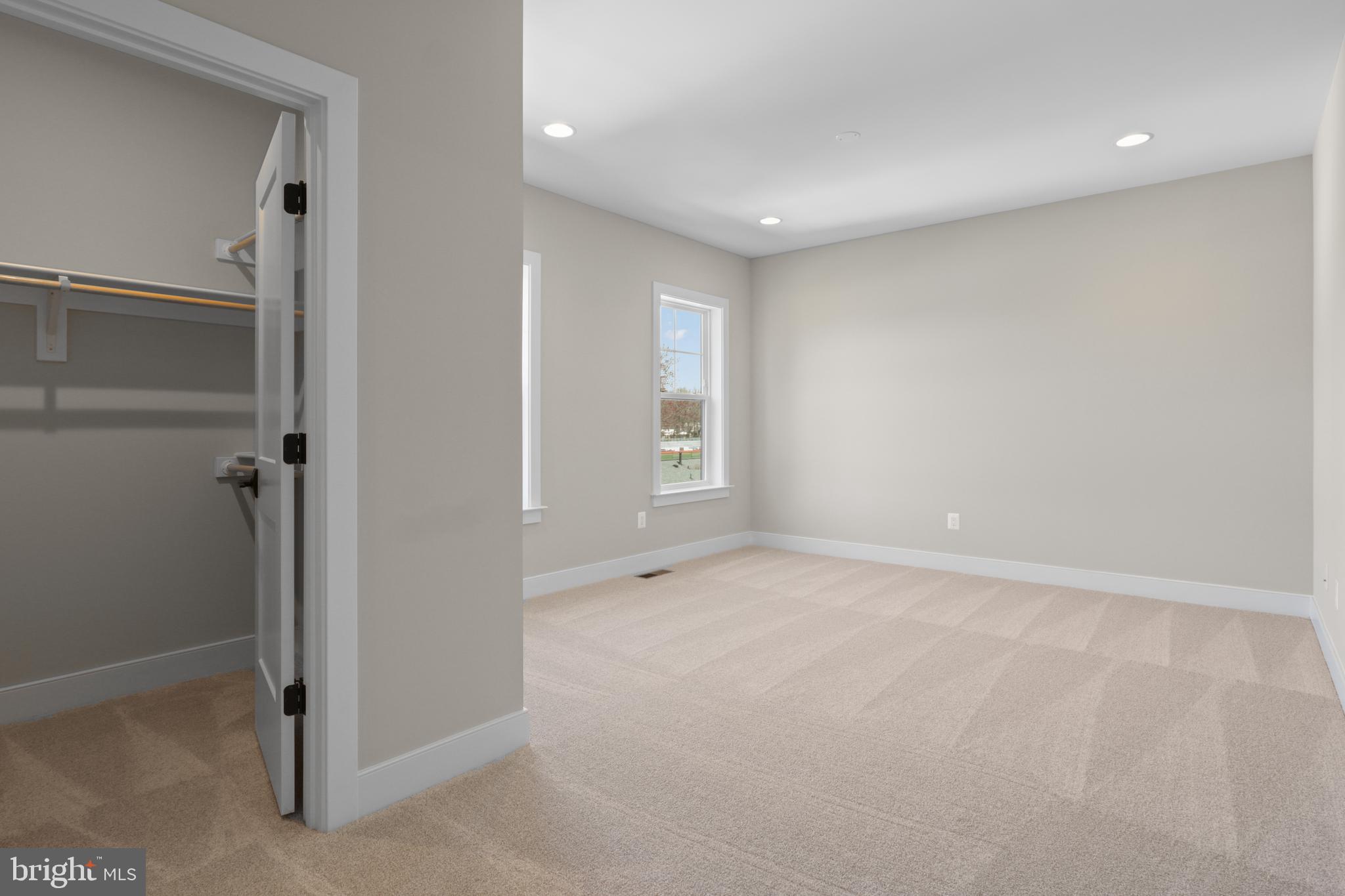 404 WINDOVER COURT NW