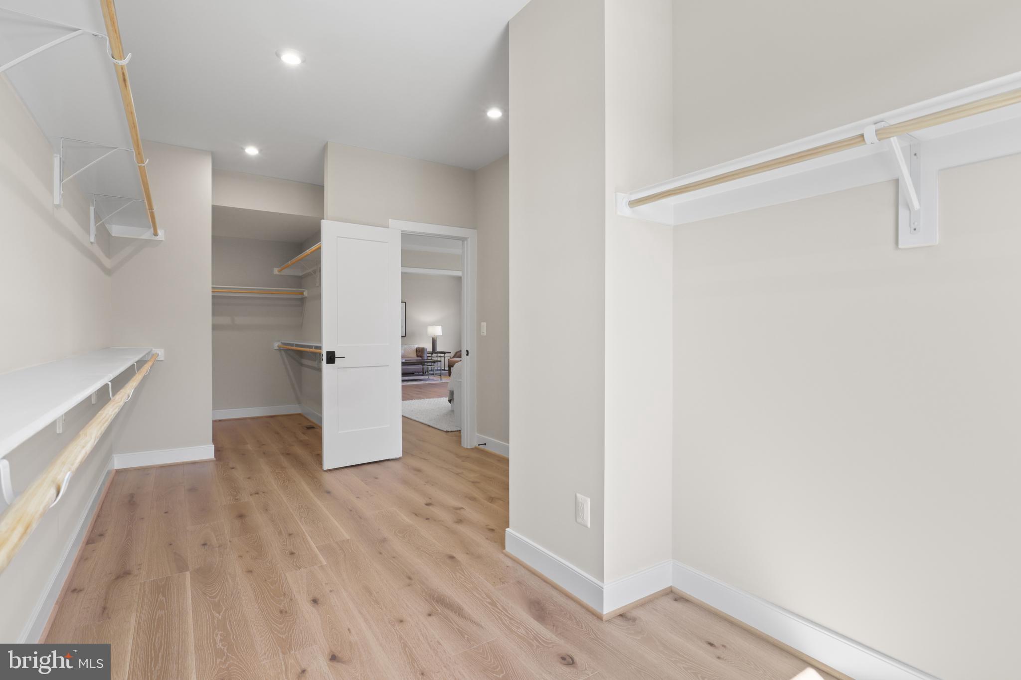 404 WINDOVER COURT NW