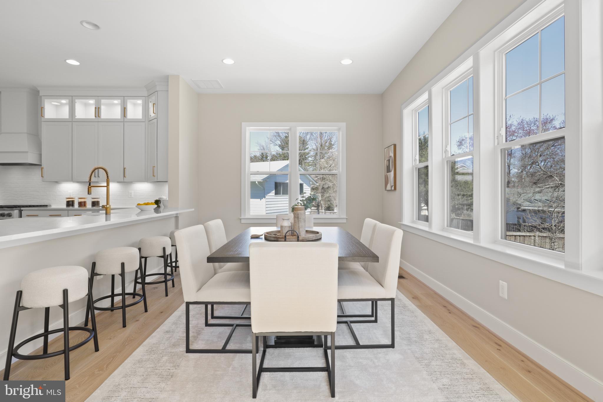 404 WINDOVER COURT NW