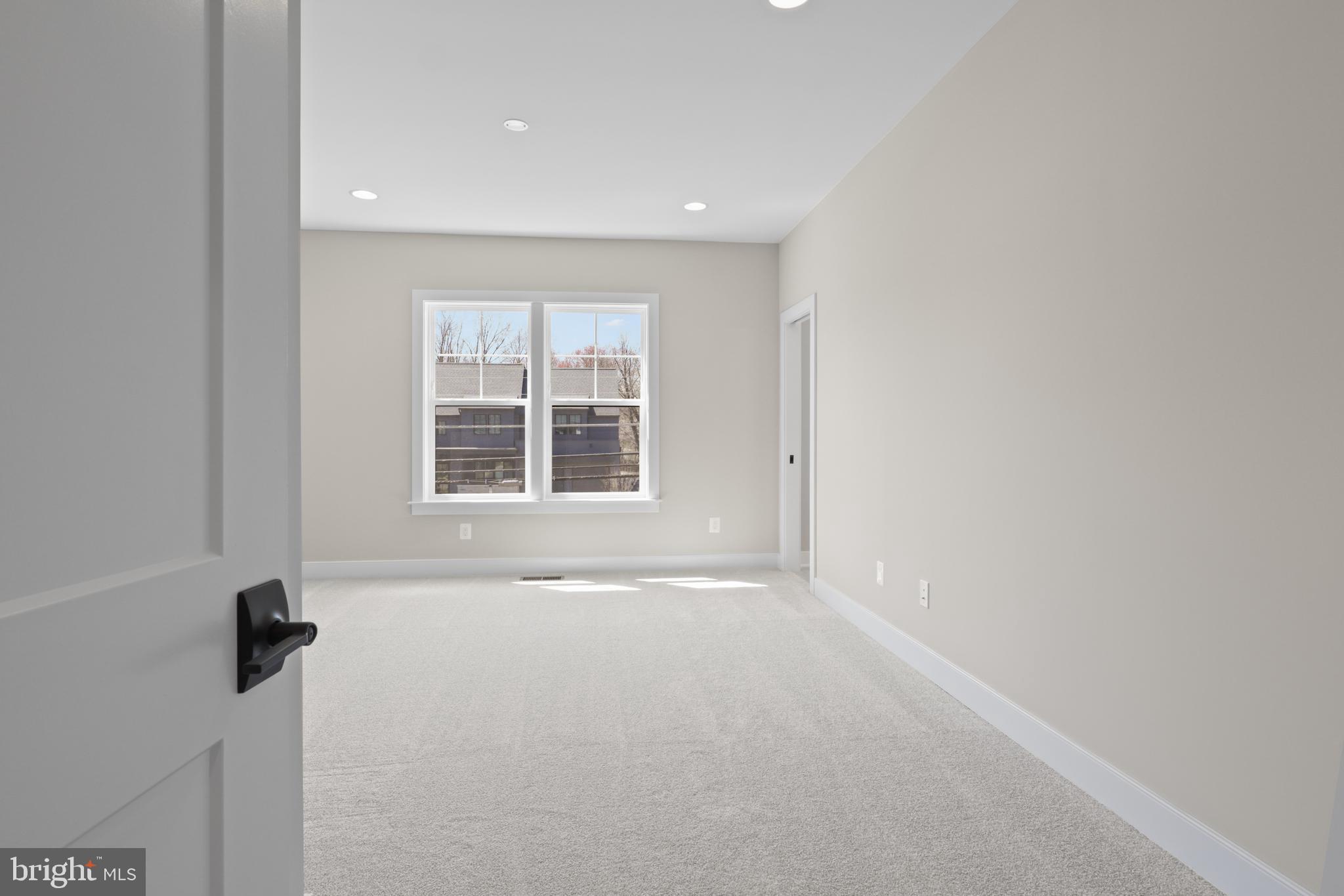 404 WINDOVER COURT NW