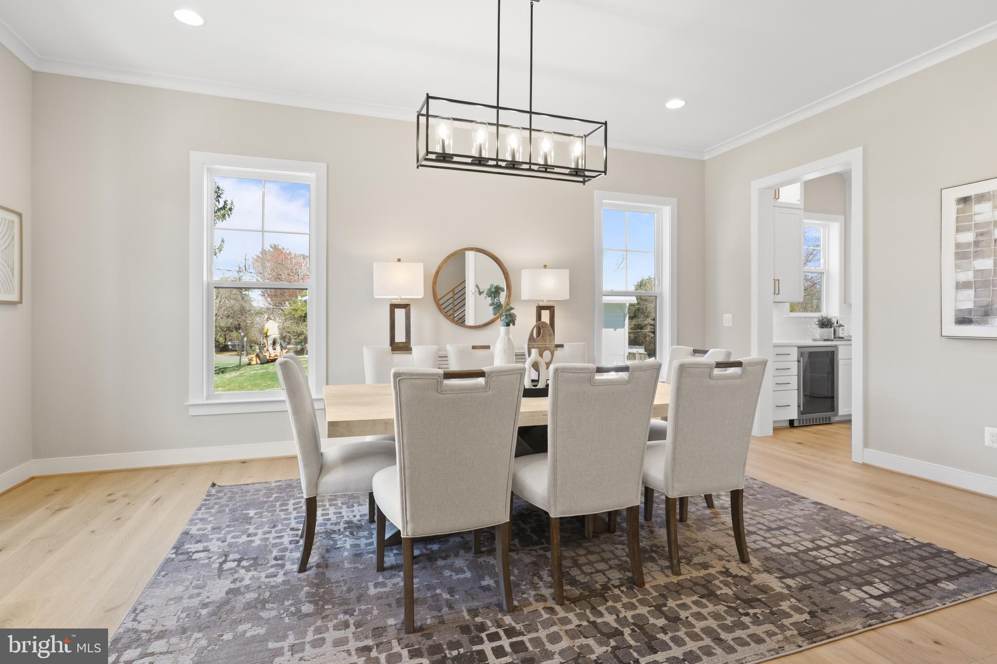 404 WINDOVER COURT NW