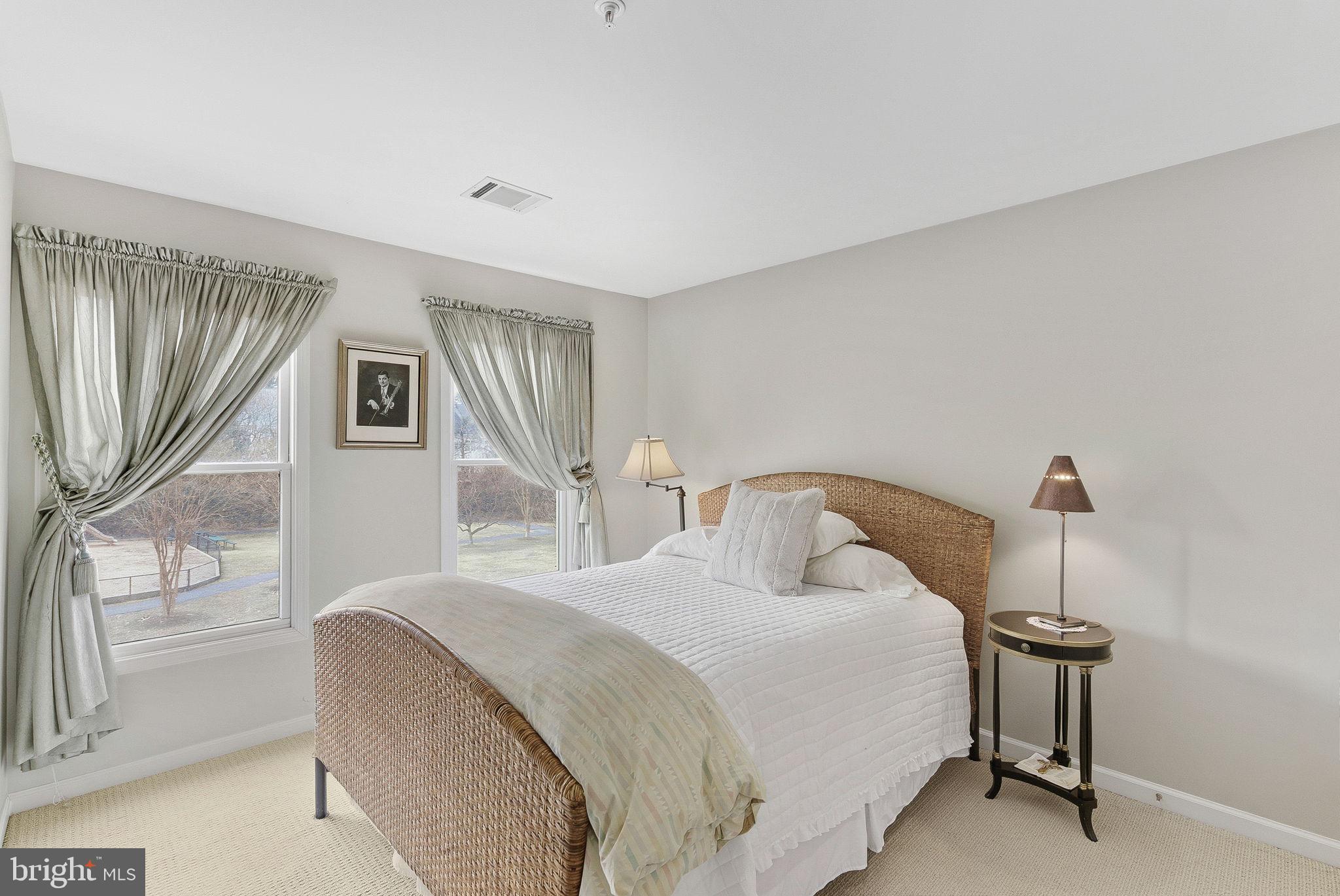 1795 BRENTRIDGE STREET