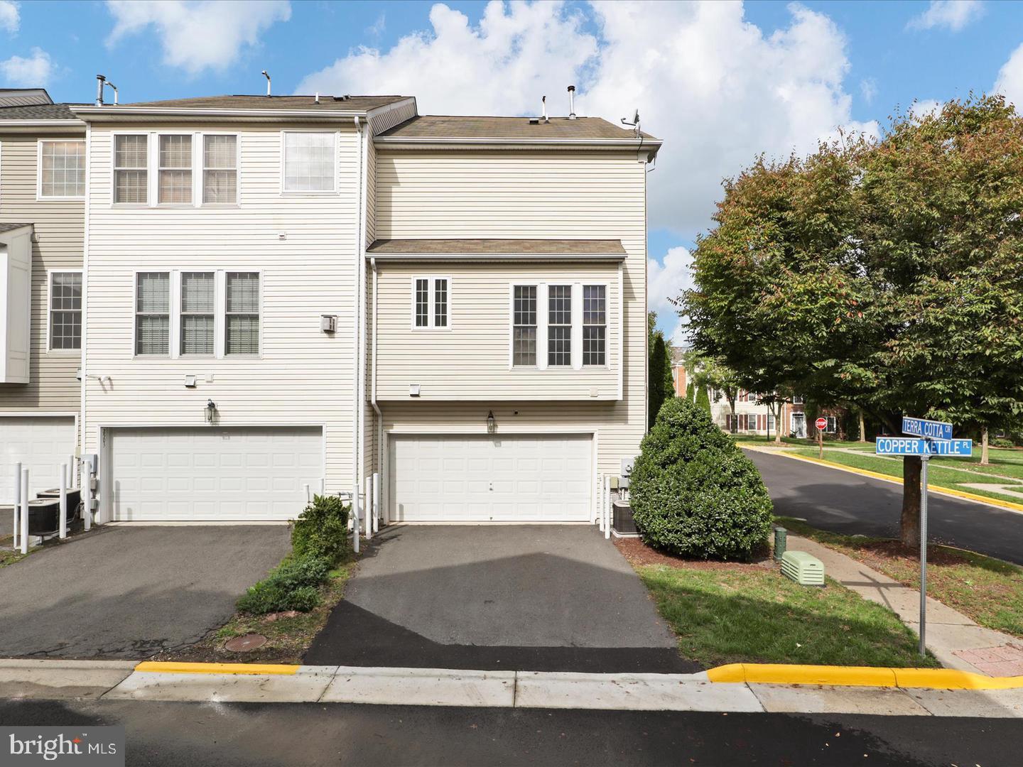 2501 BRONZE STONE PLACE