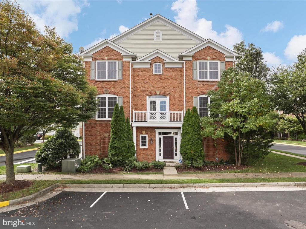 2501 BRONZE STONE PLACE