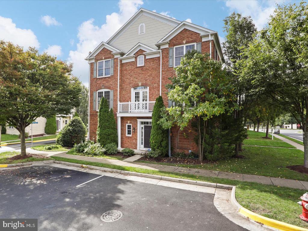 2501 BRONZE STONE PLACE