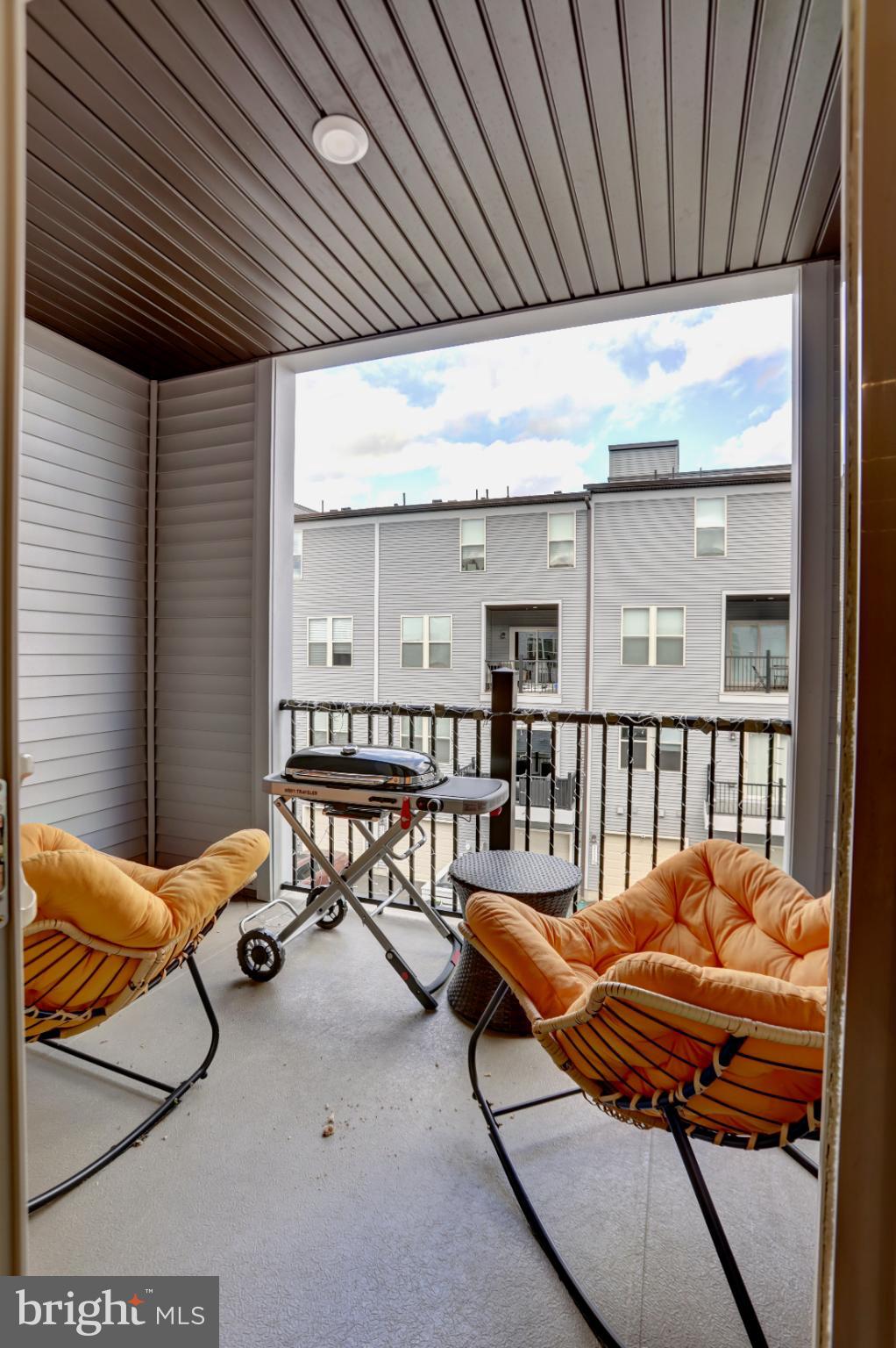 2135 GLACIER ROAD 90