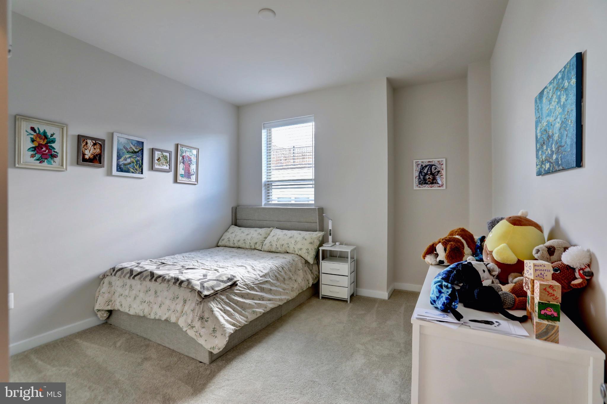 2135 GLACIER ROAD 90