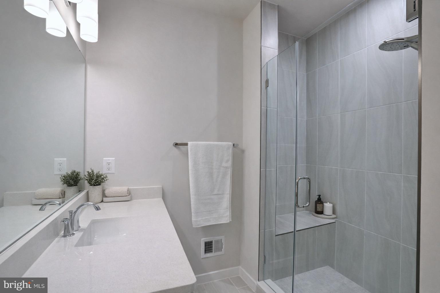 2135 GLACIER ROAD 90