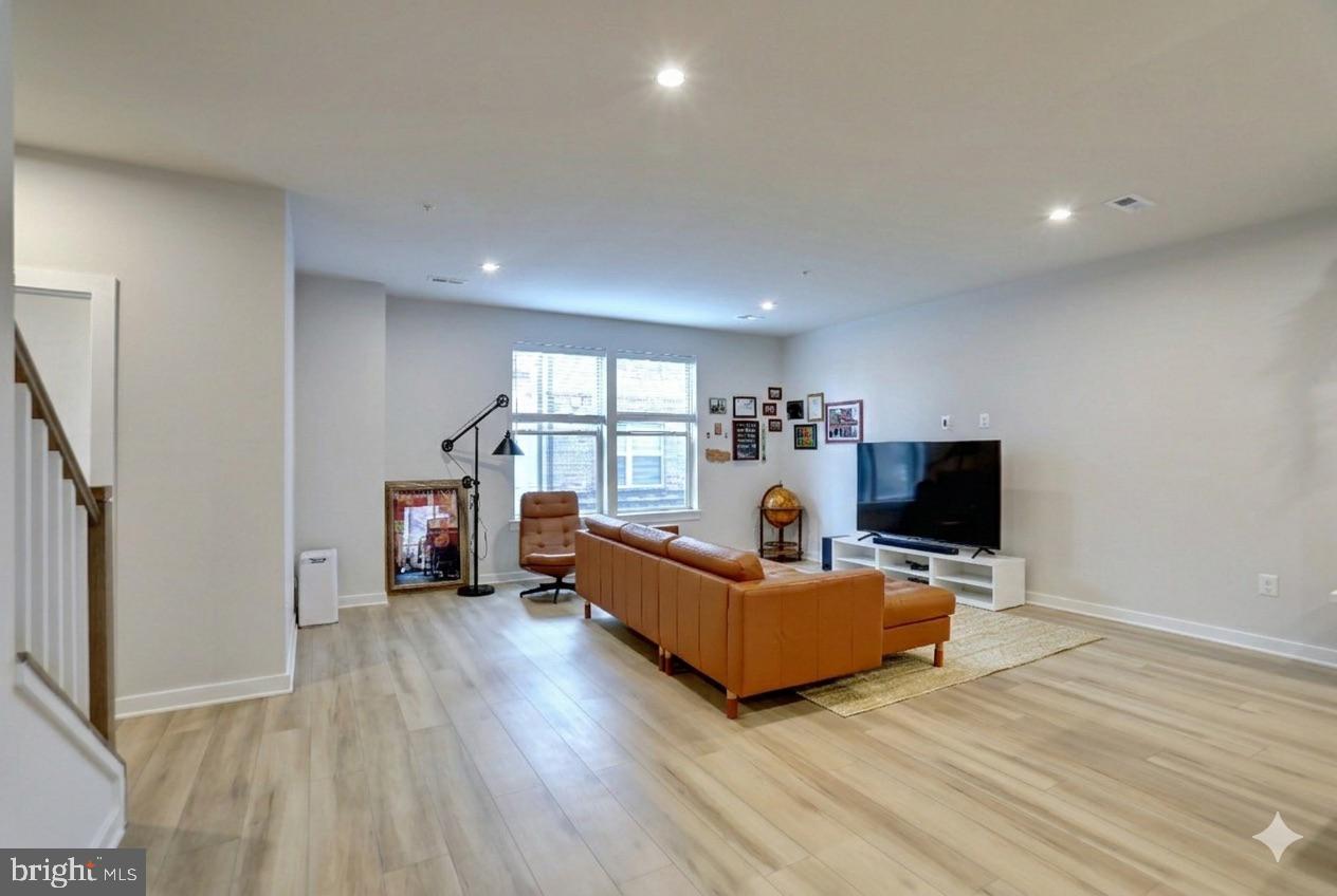 2135 GLACIER ROAD 90