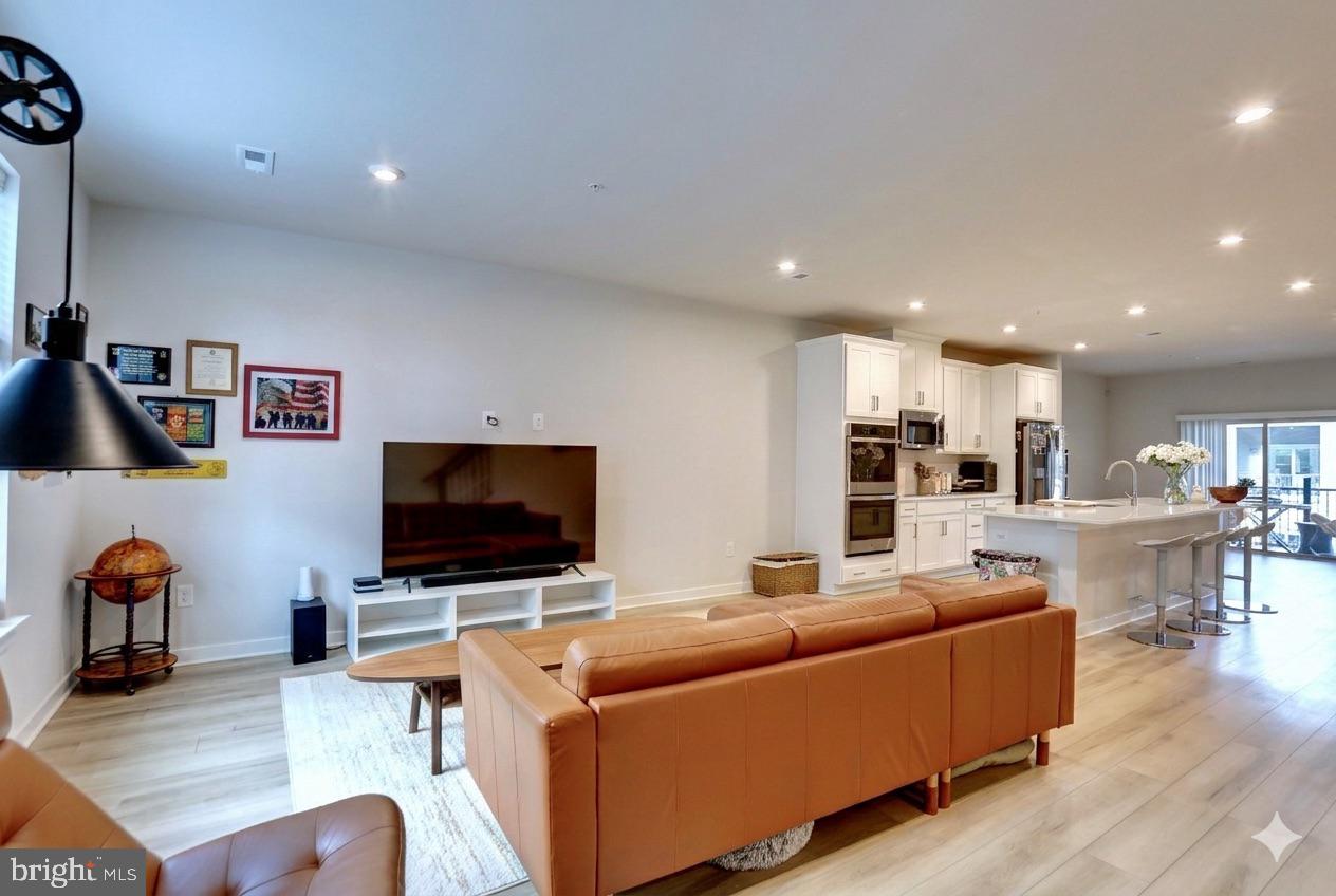 2135 GLACIER ROAD 90