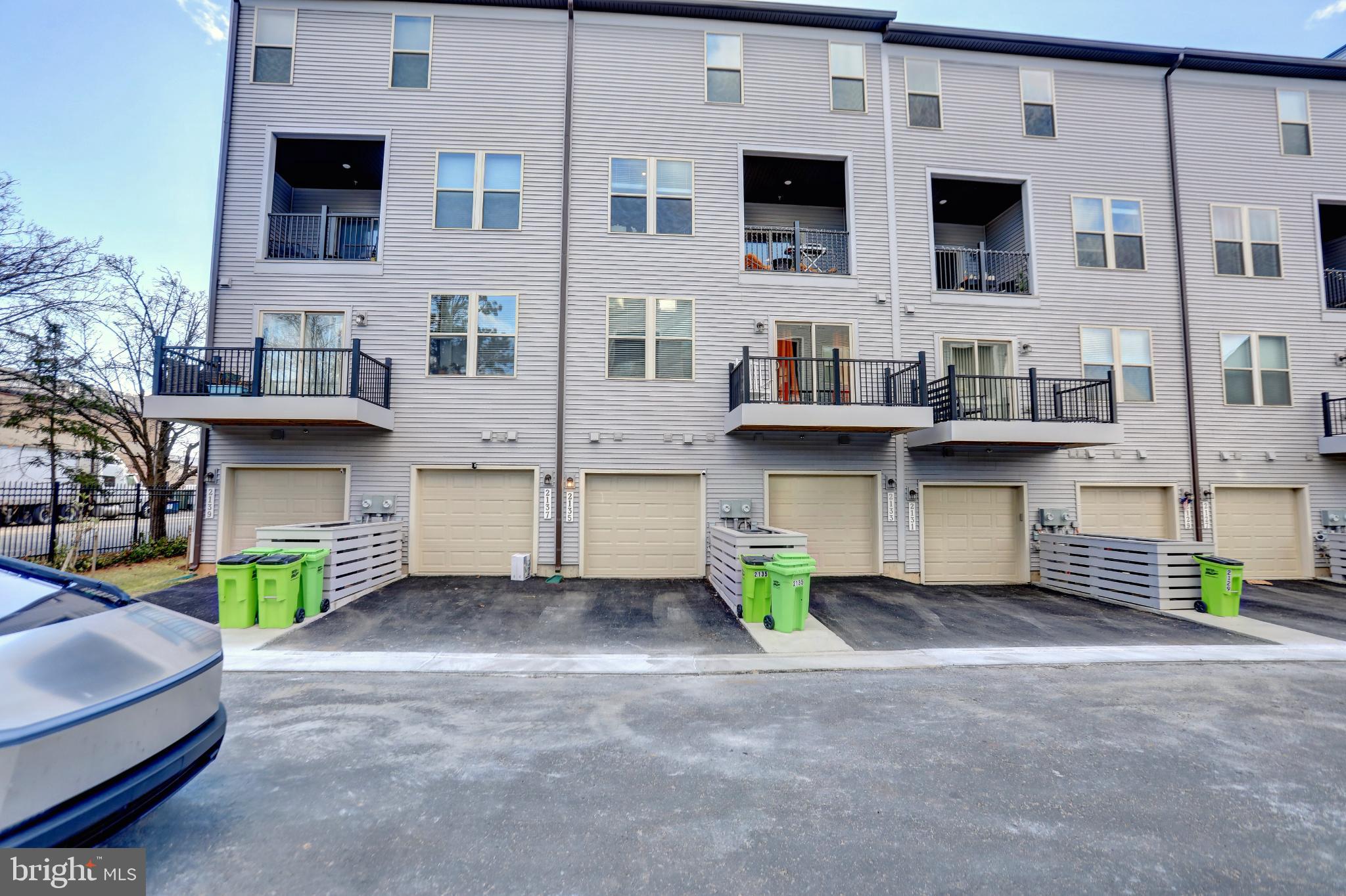 2135 GLACIER ROAD 90