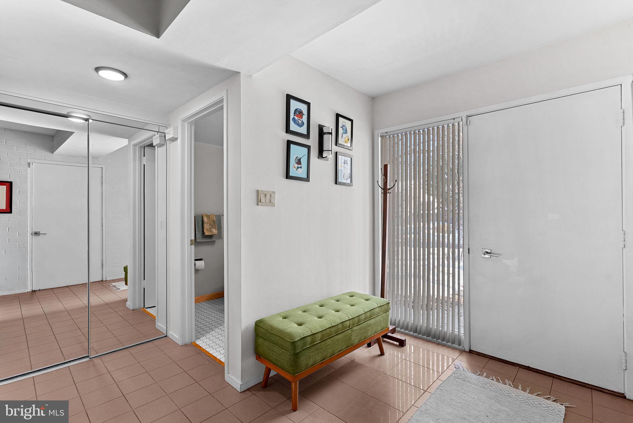 1628 GREENBRIAR COURT