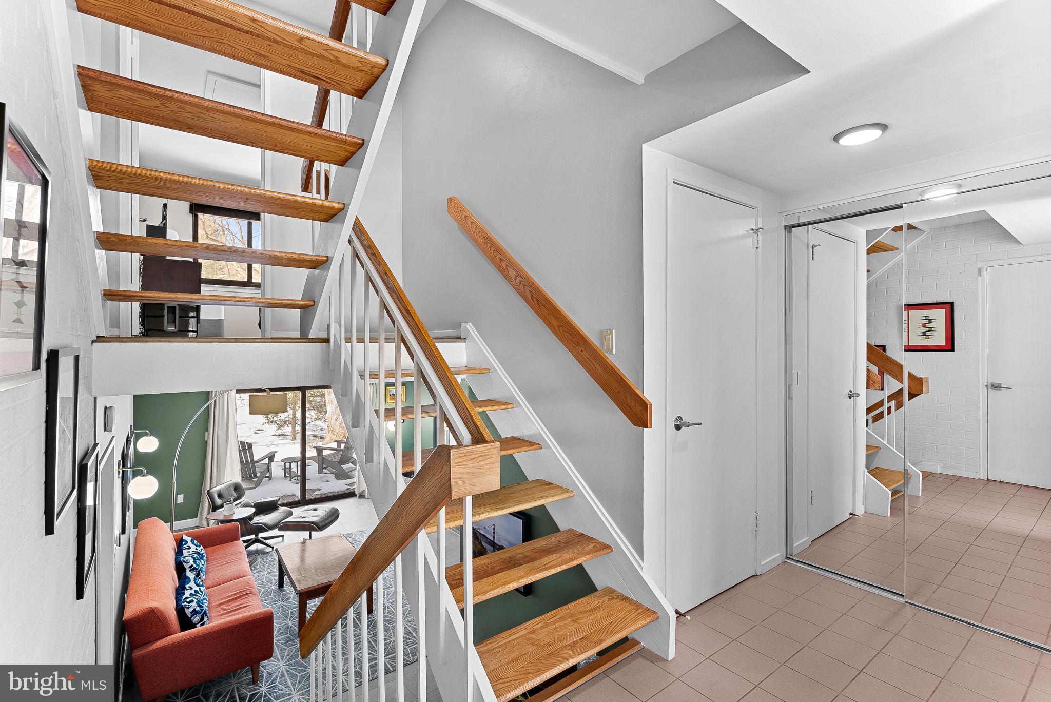 1628 GREENBRIAR COURT