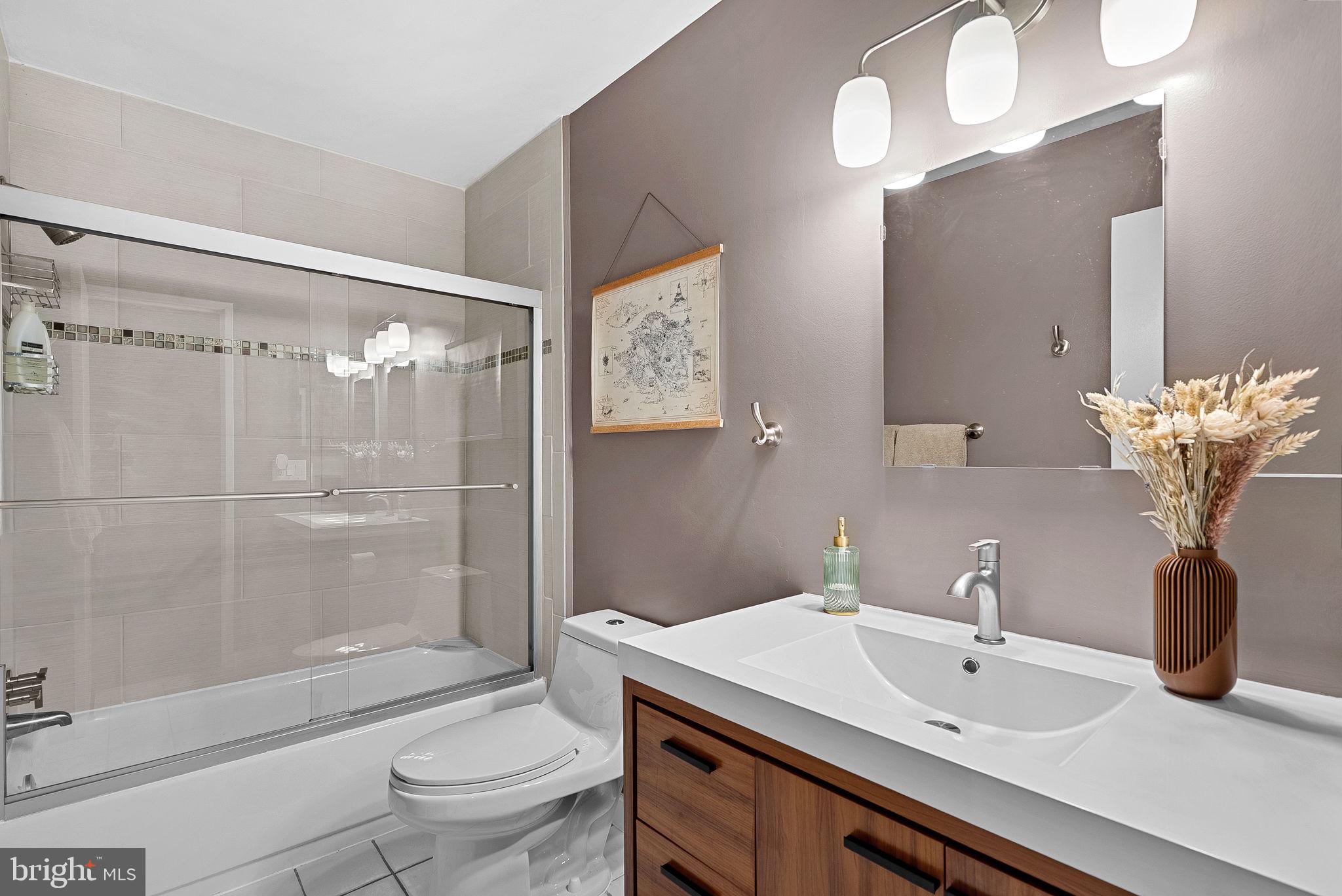 1628 GREENBRIAR COURT