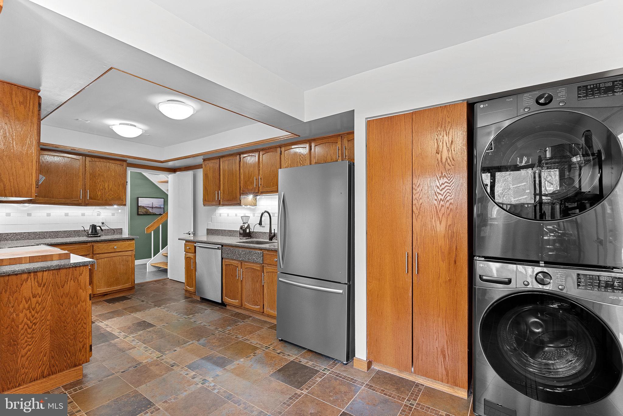 1628 GREENBRIAR COURT