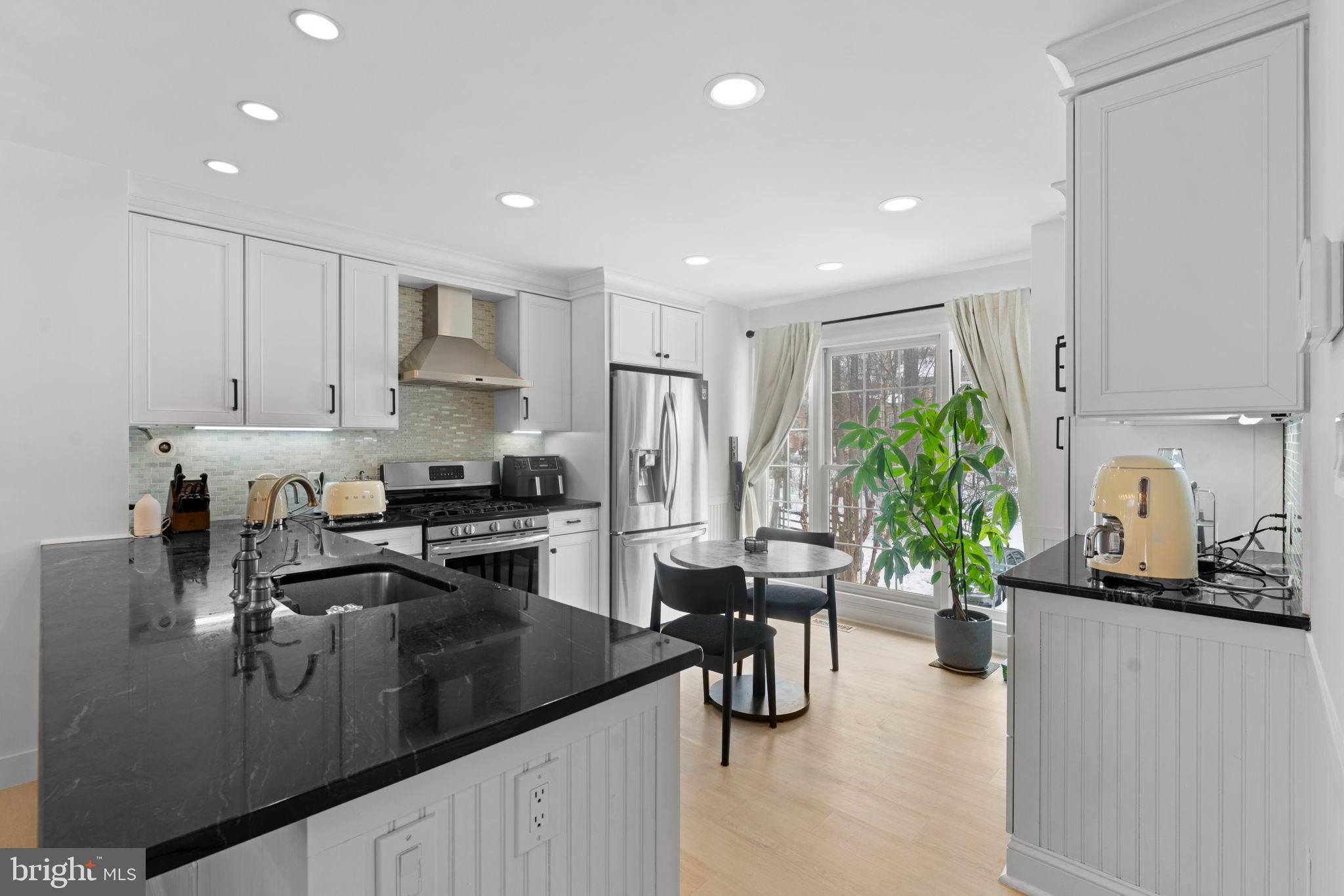 11433 HERITAGE OAK COURT