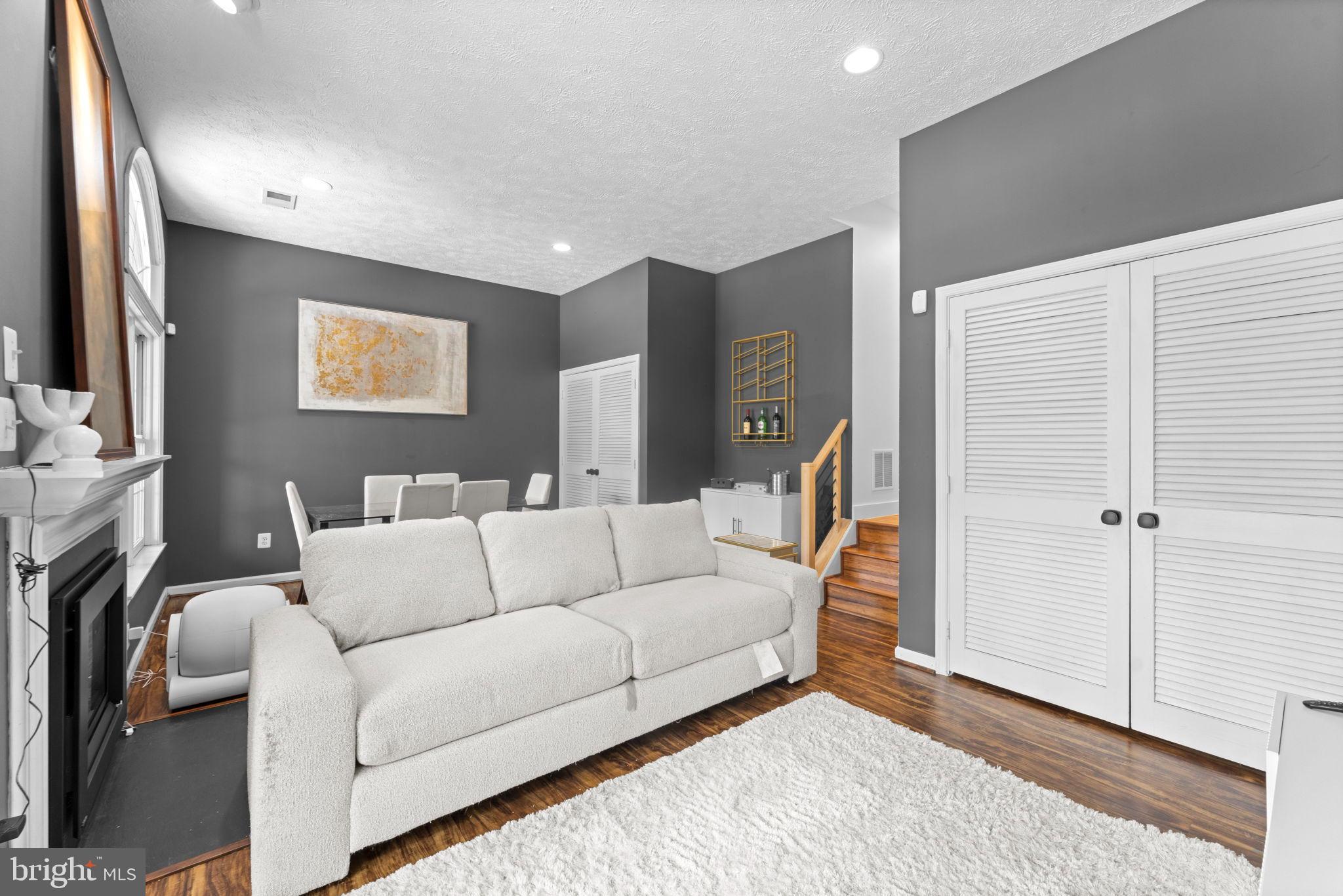 11433 HERITAGE OAK COURT