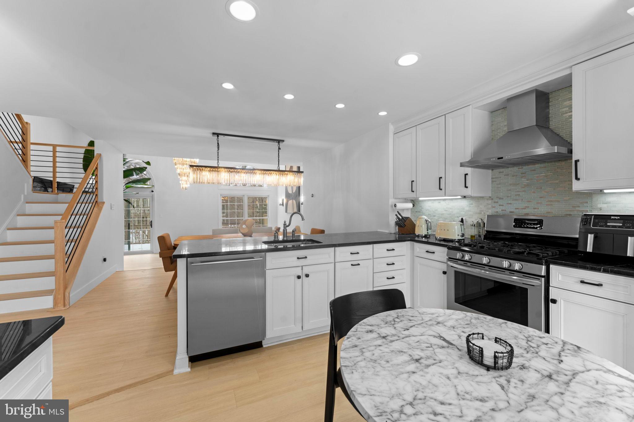 11433 HERITAGE OAK COURT