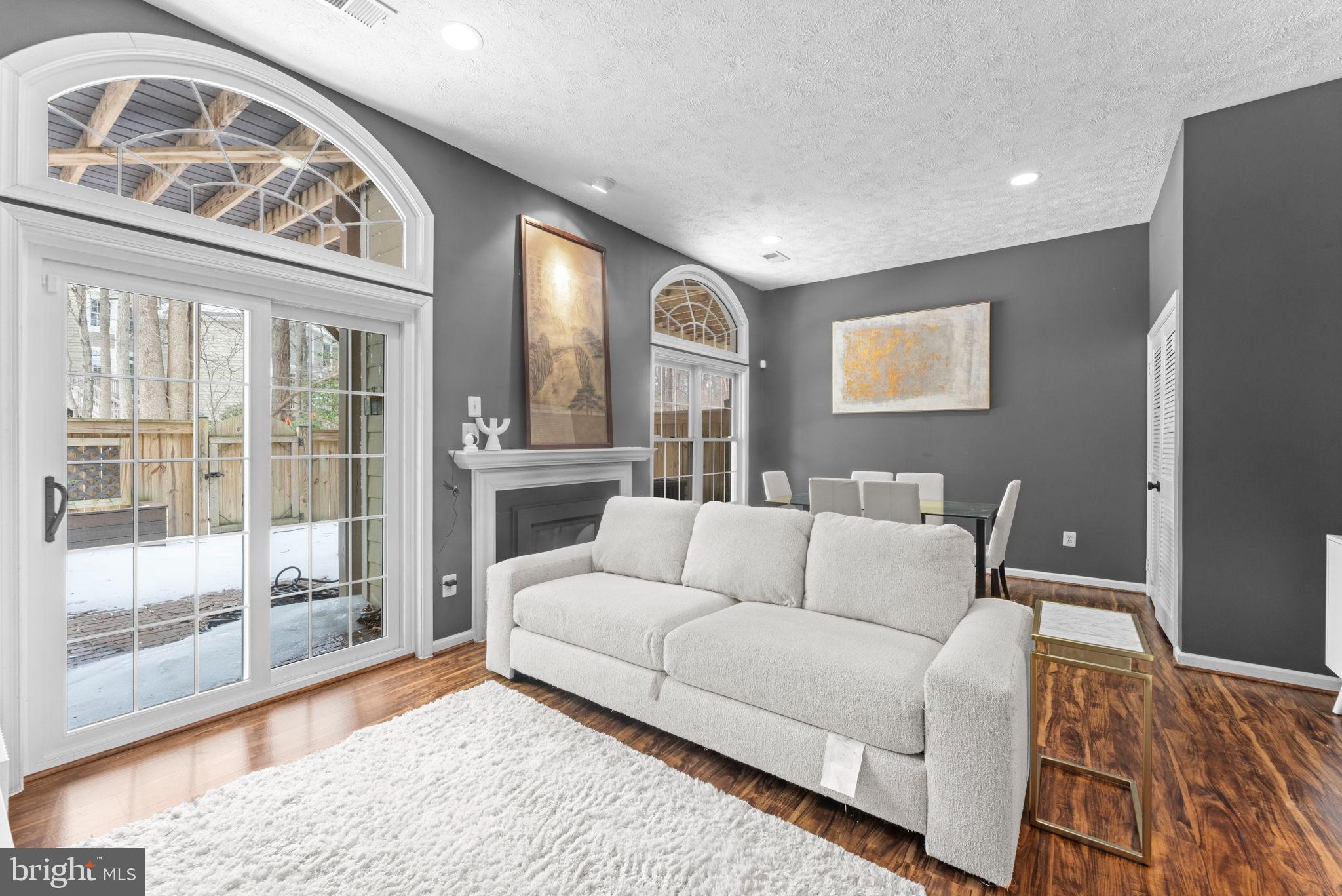 11433 HERITAGE OAK COURT