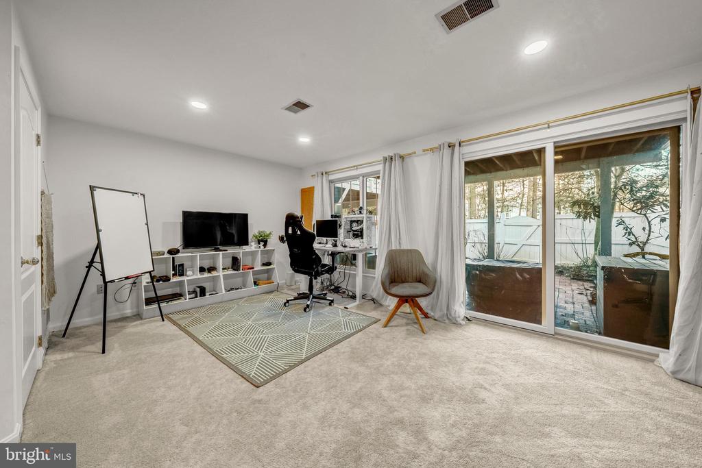 12027 EDGEMERE CIRCLE