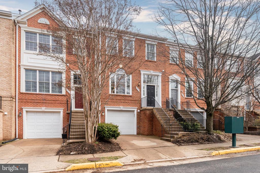 12027 EDGEMERE CIRCLE