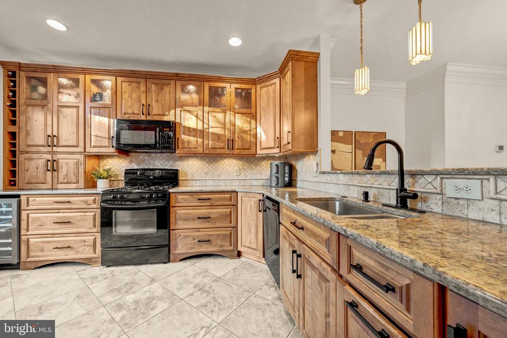 12027 EDGEMERE CIRCLE