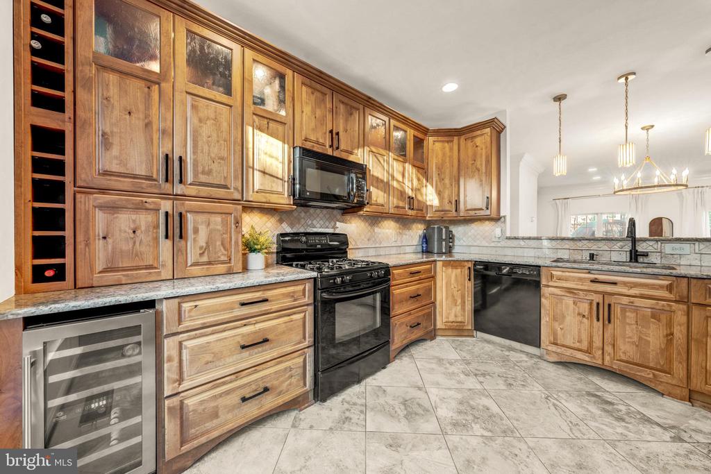12027 EDGEMERE CIRCLE