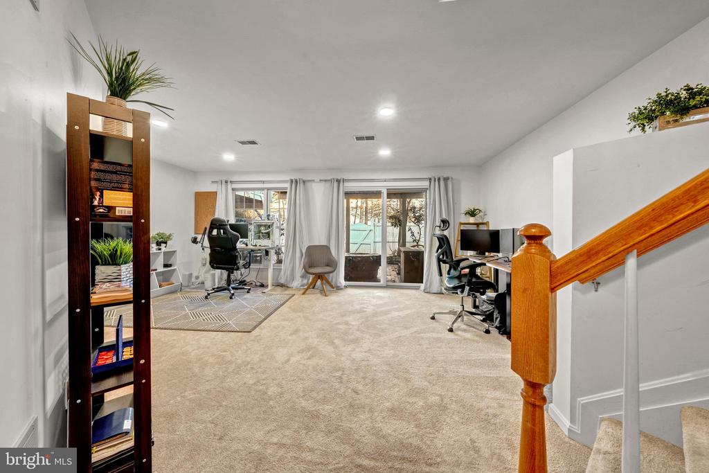 12027 EDGEMERE CIRCLE